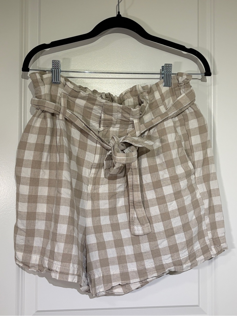 A New Day Gingham High-Rise Paperbag Shorts – Tan & White Size M